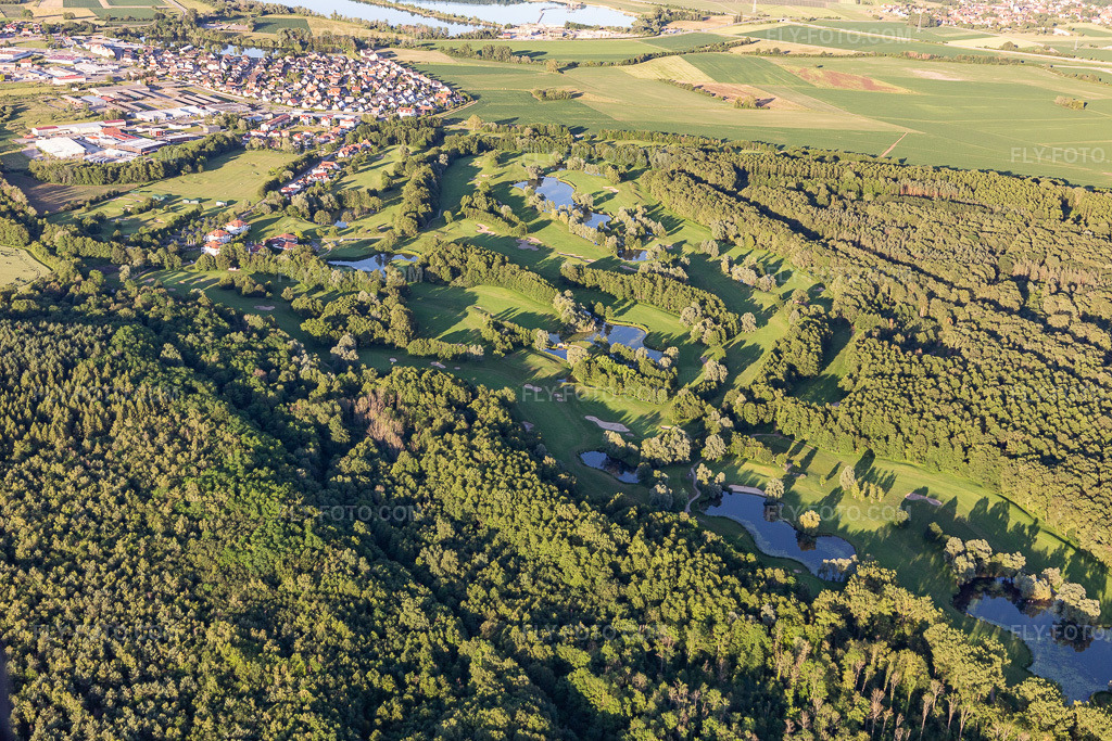 Aerial view: Baden-Baden Golf Club in Soufflenheim in the state Bas-Rhin, France. – Photo: IMG_115499.jpg taken on 06/16/2019 by Werner Riehm/FLY-FOTO.com – Resolution of the original: 5472 x 3648 px