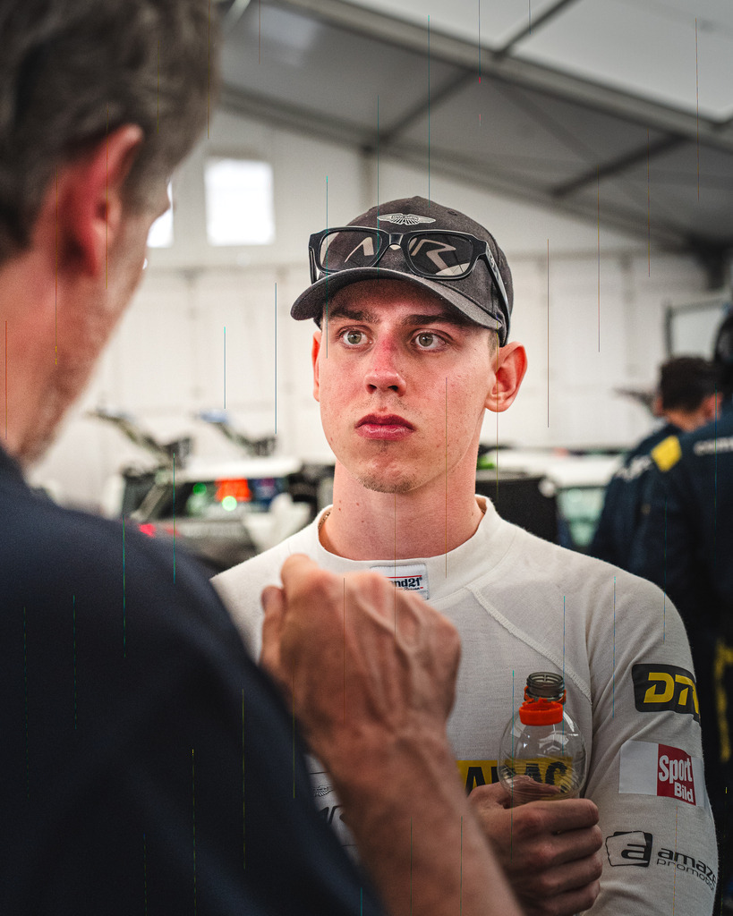 TXO05581 | Exklusive Motorsport-Fotografie aus Leipzig von TXO Media – für Rennfahrer, Teams & Sponsoren. Sausemuth liefert starke Bilder, die Emotion zeigen. Jetzt buchen & glänzen! - Realisiert mit Pictrs.com