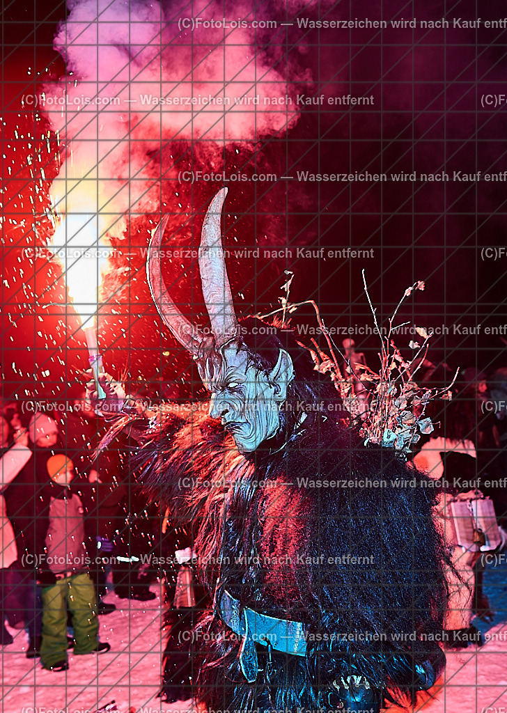 _ALP8275_NACHTderBALLONE_Lackenhof_Gaminger Oetscherteufel | ... mit dem Ballonsportclub Ötscherland aus Wieselburg, der Bergrettung Lackenhof mit einer Schauübung, der Perchtengruppe 'Gaminger Ötscherteufeln' und dem Musikverein Lackenhof, die Ballonfahrer spendeten ihre Gage in diesem Jahr dem schwer verunglückten Gerald Bernreiter alias 'KLEX' der erst nach der ReHa und einem Umbau seines Hauses in Lackenhof frühestens im Mai 2026 wieder nach Hause kommen kann, So 28. Dezember 2025.