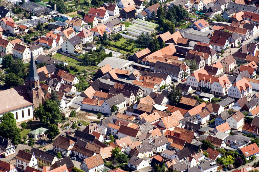 Luftbild: St. Maria Himmelfahrt in Herxheim bei Landau im Bundesland Rheinland-Pfalz in Deutschland. Foto: IMG_2278.jpg vom 03.06.2006 durch Werner Riehm/FLY-FOTO.de
