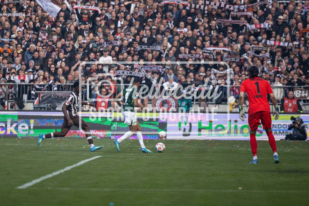 Fußball I Männer I Saison 2025-2026 I Bundesliga I FC St. Pauli - VfL Wolfsburg I 12938 | realhellocedii - Realisiert mit Pictrs.com