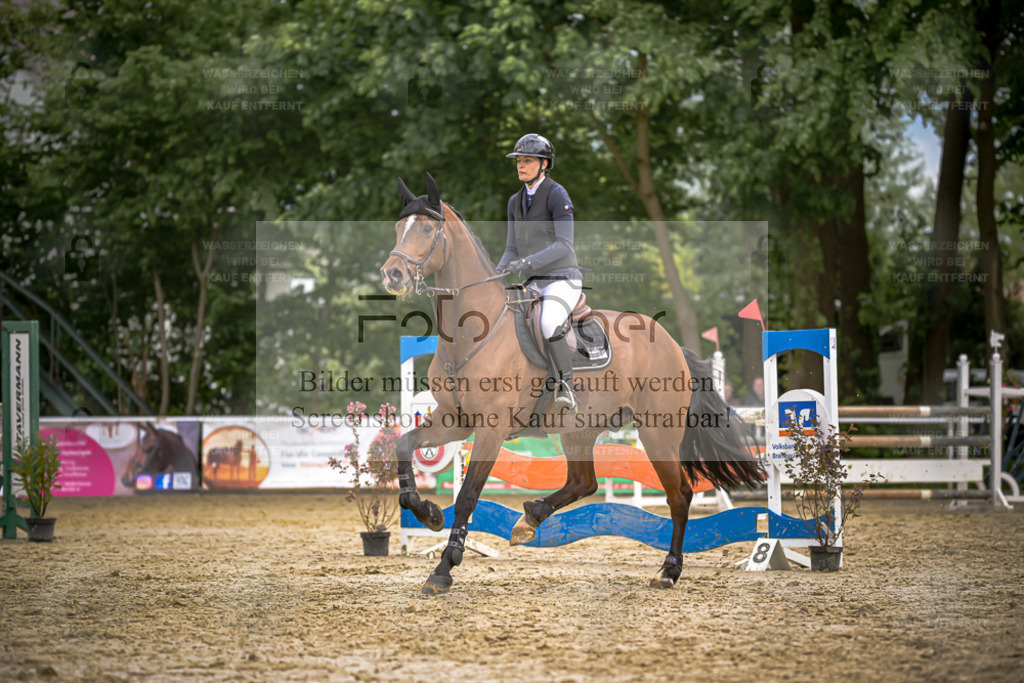 20240505-DOS_9296 | Entdecke hochwertige Reitturnierfotos von Foto Oger. Professionell, emotional und authentisch – jetzt Lieblingsmomente im Shop bestellen. - Realisiert mit Pictrs.com