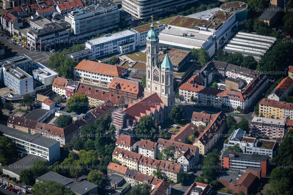 4035239 | BRAUNSCHWEIG 31.07.2020 Kirchengebäude " St. Andreaskirche " am Wollmart im Altstadt- Zentrum der Innenstadt in Braunschweig im Bundesland Niedersachsen, Deutschland. Weiterführende Informationen bei: Kirchengemeinde St. Andreas zu Braunschweig. // church building in " St. Andreaskirche " Old Town- center of downtown in Brunswick in the state Lower Saxony, Germany. Further information at: Kirchengemeinde St. Andreas zu Braunschweig. Foto: Gerhard Launer