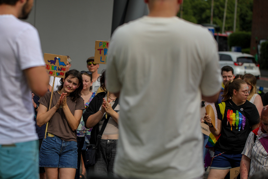 CSD_Moers_190725_110 | Bildergalerie von Sport-Ereignissen aber auch von weiteren spannenden Dingen - nicht nur vom Niederrhein. In Anlehnung an den bekannten Spruch von Hanns Dieter Hüsch heißt das Motto: "Niederrhein ist überall".  - Realisiert mit Pictrs.com