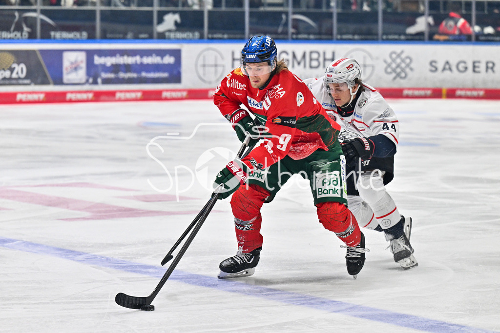 Augsburger Panther - Nürnberg Ice Tigers | AUGSBURG, GERMANY - 28. NOVEMBER: im Duell Moritz WIRTH (Augsburger Panther 9) und Josef EHAM (Nürnberg Ice Tigers 44) beim Ligaspiel zwischen den Augsburger Panthern und den Nürnberg Ice Tigers am 23. Spieltag der Penny DEL im Curt Frenzel Stadion