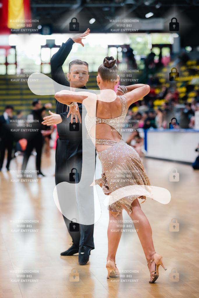 Hessen Tanzt WDSF International Open Latin 46th (50) Julian Post _ Janina Post (TanzCentrum Gold und Silber Bremen)-2025-05-18-3127 | Webshop for digital downloads and prints of dance sport, event & show photographer Julian Link - Realisiert mit Pictrs.com