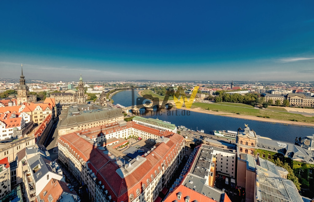 Ein Panorama der tollen Stadt Dresden von Oben---Rundblick | Fantastischer überblick über die Dächer der Stadt Dresden. - Realisiert mit Pictrs.com