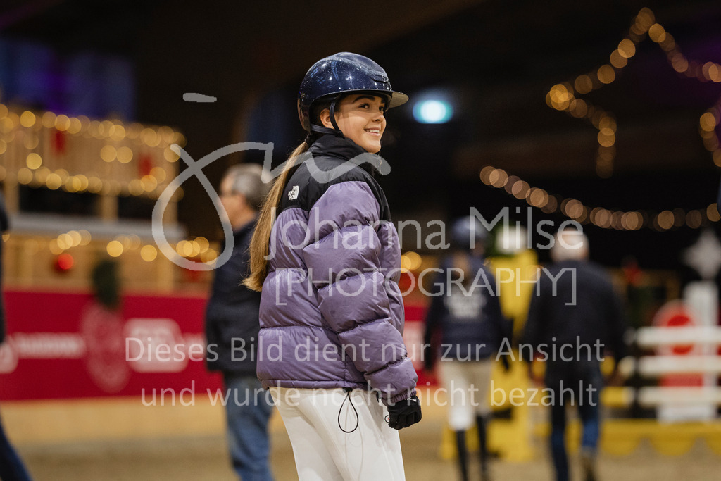 231118_PonyTrophy-205 | Deine schönsten Turniermomente als professionelle Fotos! Entdecke hochwertige Pferdesport-Fotografie im Online-Shop. Jetzt Fotos finden & bestellen!