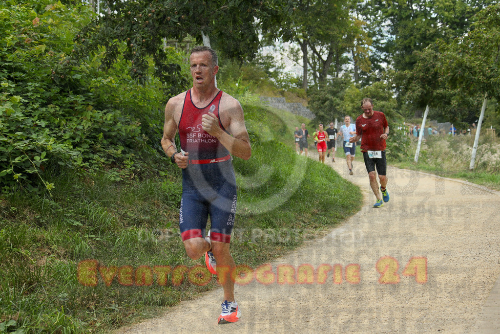 250824_1349_EX1_3804 | Sportfotografie im Rhein-Sieg Kreis, Köln, Bonn, NRW, Rheinland Pfalz, Hessen, etc. Unser Tätigkeitsfeld umfasst den Laufsport vom Volkslauf über den Marathon, Duathlon, Triathon bis zum Ultralauf wie Kölnpfad Ultra oder Schindertrail.