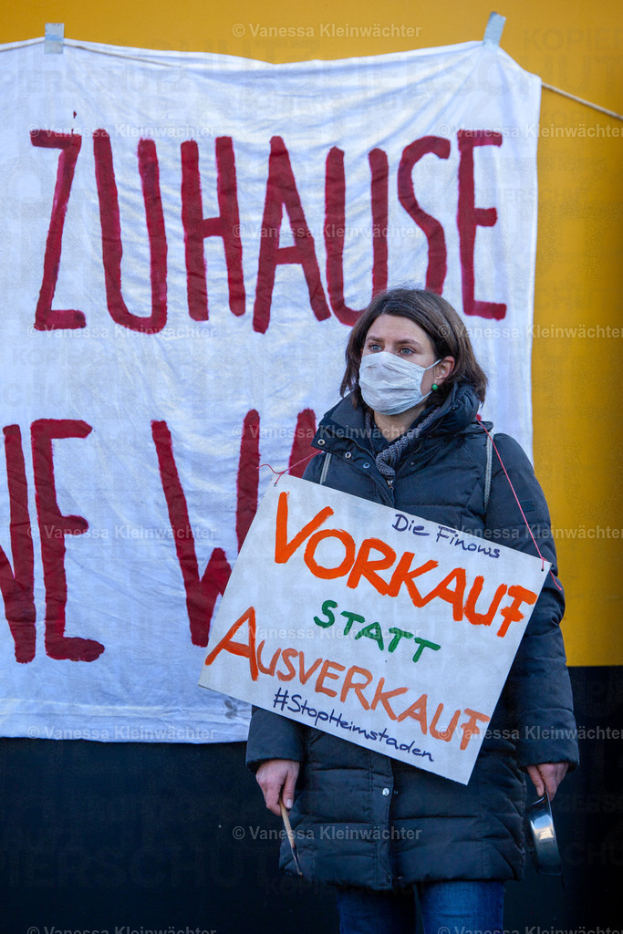 201105 StopHeimstadenAGH-11 | Mit einer Lärmkundgebung in der Nähe des Abgeordnetenhauses von Berlin protestieren Mieter*innen am 5.11.2020 gegen einen Verkauf ihrer Häuser an den Schwedischen Investor Heimstaden. - Realisiert mit Pictrs.com