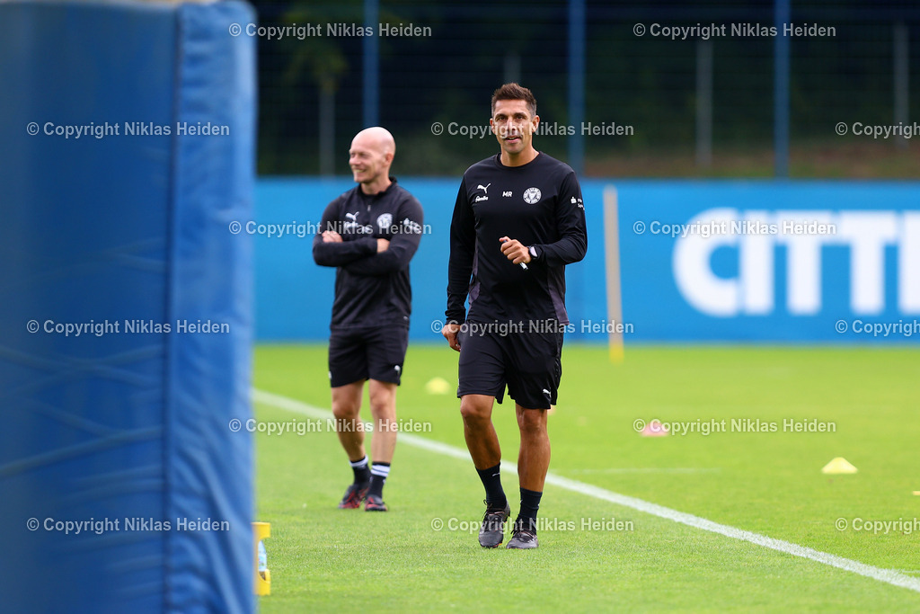 NH_HolsteinKiel_Training_20082025 | Marcel Rapp (Trainer, Holstein Kiel)Fußball I Herren I Training I Saison 2025-2026 I Holstein Kiel I 20.08.2025 I Citti-Fußballpark