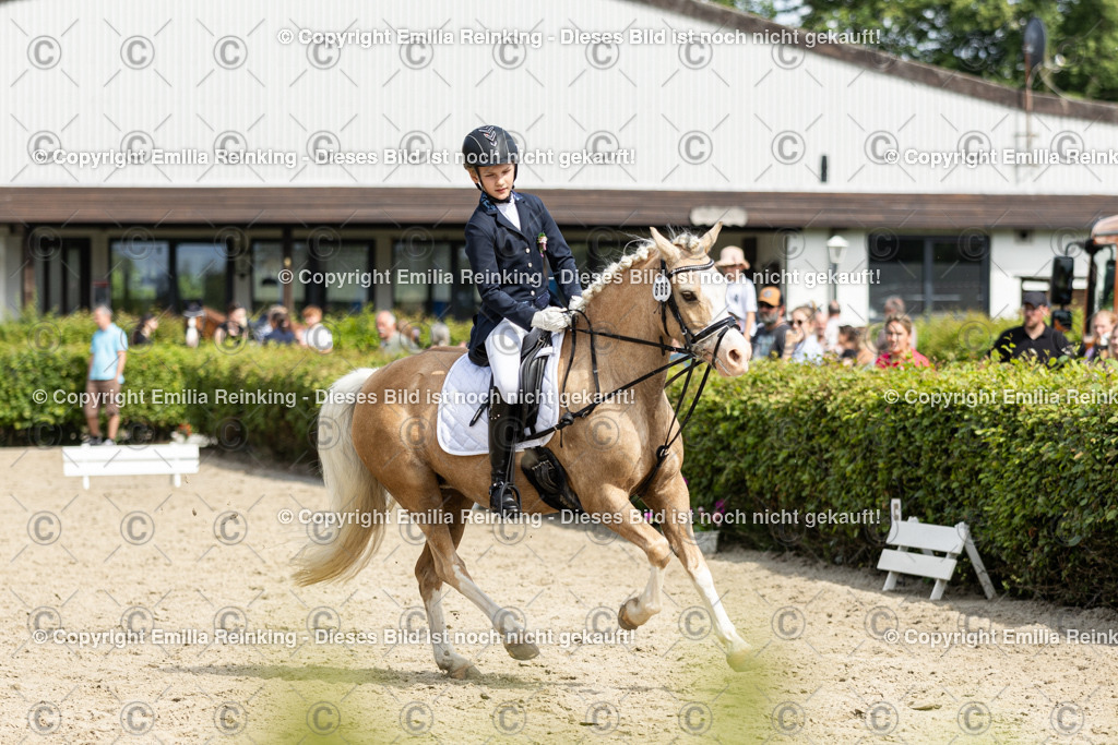 CL5A1396 | Emilia Reinking Fotografie - Realisiert mit Pictrs.com