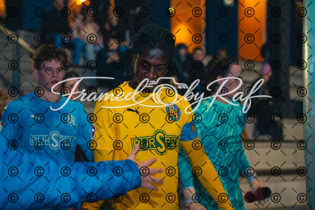 DSC01666 | Professioneller Online-Store für hochwertige Fotografie: Entdecke einzigartige Bilder aus Street, Events und Lifestyle. Sichere dir exklusive Prints und digitale Downloads in bester Qualität für dein Zuhause oder Projekte. - Realisiert mit Pictrs.com