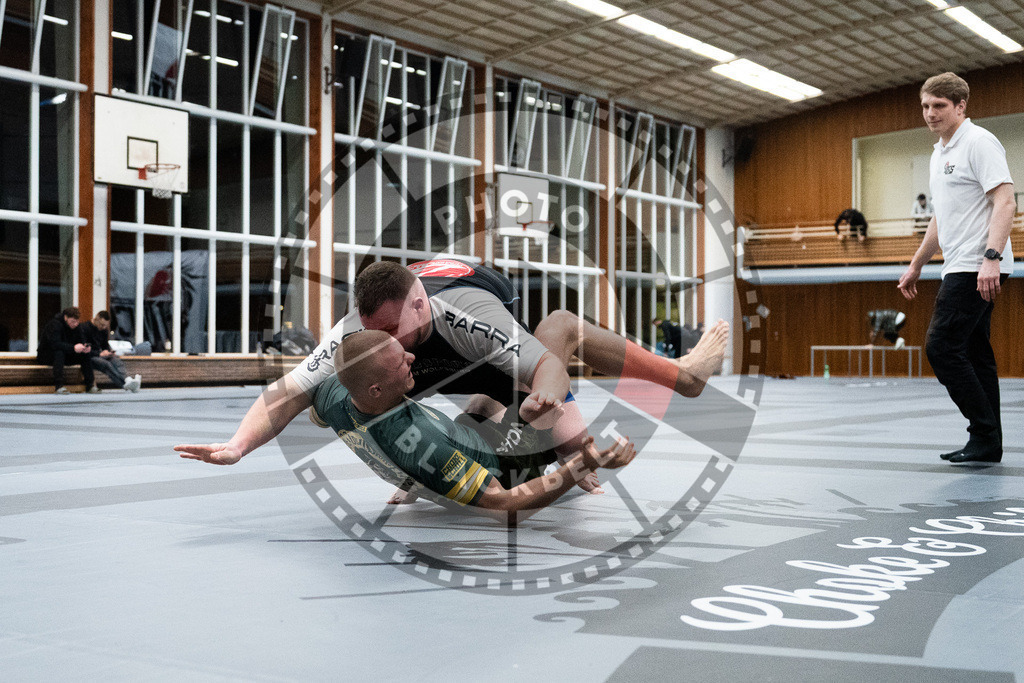 20251129PBB9074 | Fighters compete during the luta livre competition ILLCS XI winter edition on November 29, 2025 in Hannover, Germany.