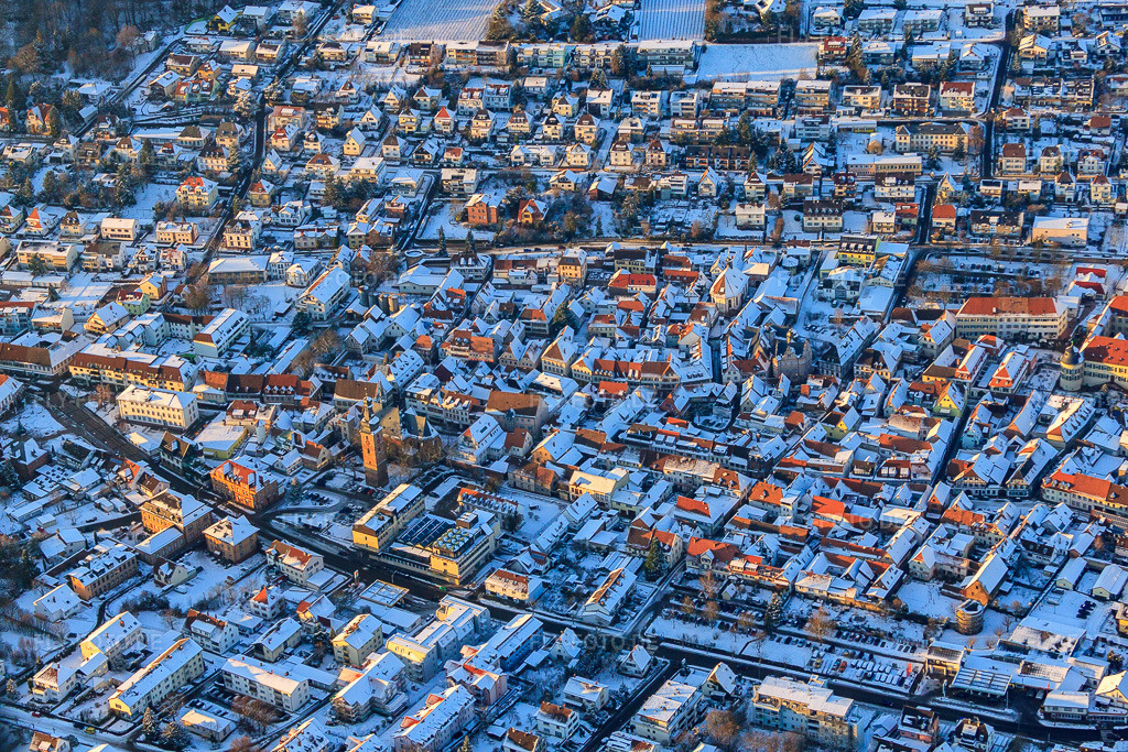 Luftbild: Weinstraße im Winter bei Schnee in Bad Bergzabern im Bundesland Rheinland-Pfalz in Deutschland. Foto: IMG_54700.jpg vom 08.12.2012 durch Werner Riehm/FLY-FOTO.de