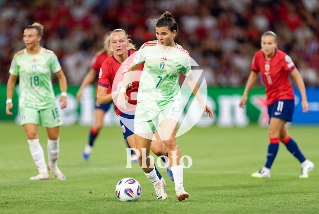 Norway v Italy - UEFA Women's EURO 2025 Quarter-Final | GENEVA, SWITZERLAND - JULY 16: Sofia Cantore of Italy controls the ball  during the UEFA Women's EURO 2025 Quarter-Final match between Norway and Italy at Stade de Geneve on July 16, 2025 in Geneva, Switzerland. (Photo by Giuseppe Velletri/Sports Press Photo/Getty Images)