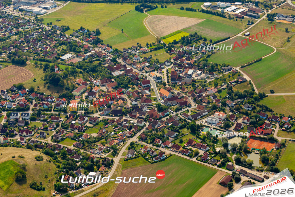 Das Luftbild zeigt :  Dombühl - Die Luftaufnahme wurde 2024 vom UL-Flugzeug aus erstellt ( keine Drohne ) - Hochauflösende Luftaufnahme - Für grossformatige Ausdrucke geeignet. Die Geschenkidee !Mit Lizenz und Bildrechte bestellbar