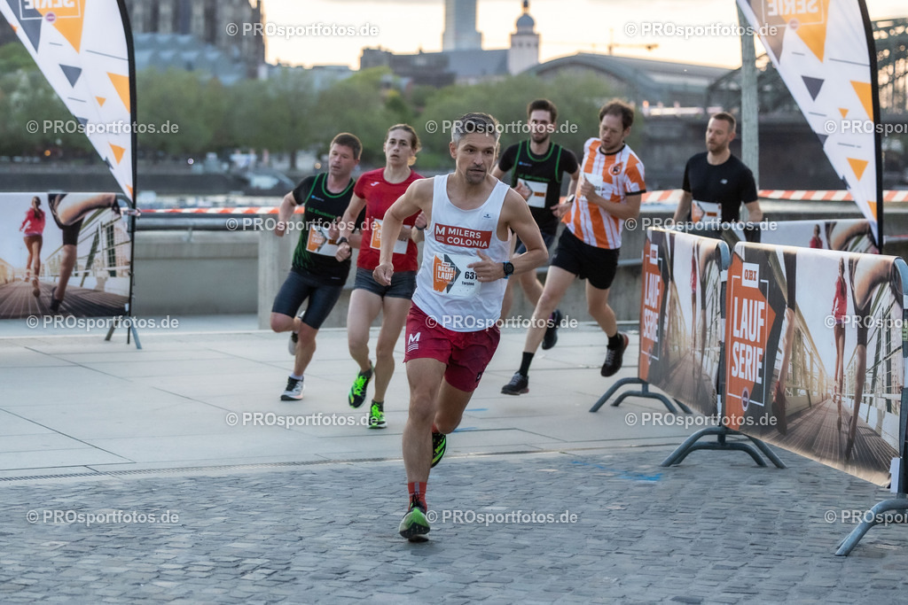 16. OBI Nachtlauf des ASV Koeln; Koeln, 17.05.23 | Impressionen vom 16. OBI Nachtlauf des ASV Koeln am 17.05.23 an Rheinpromenade und Tanzbrunnen in Koeln (Deutschland). Foto: BEAUTIFUL SPORTS/Ulrich Fassbender