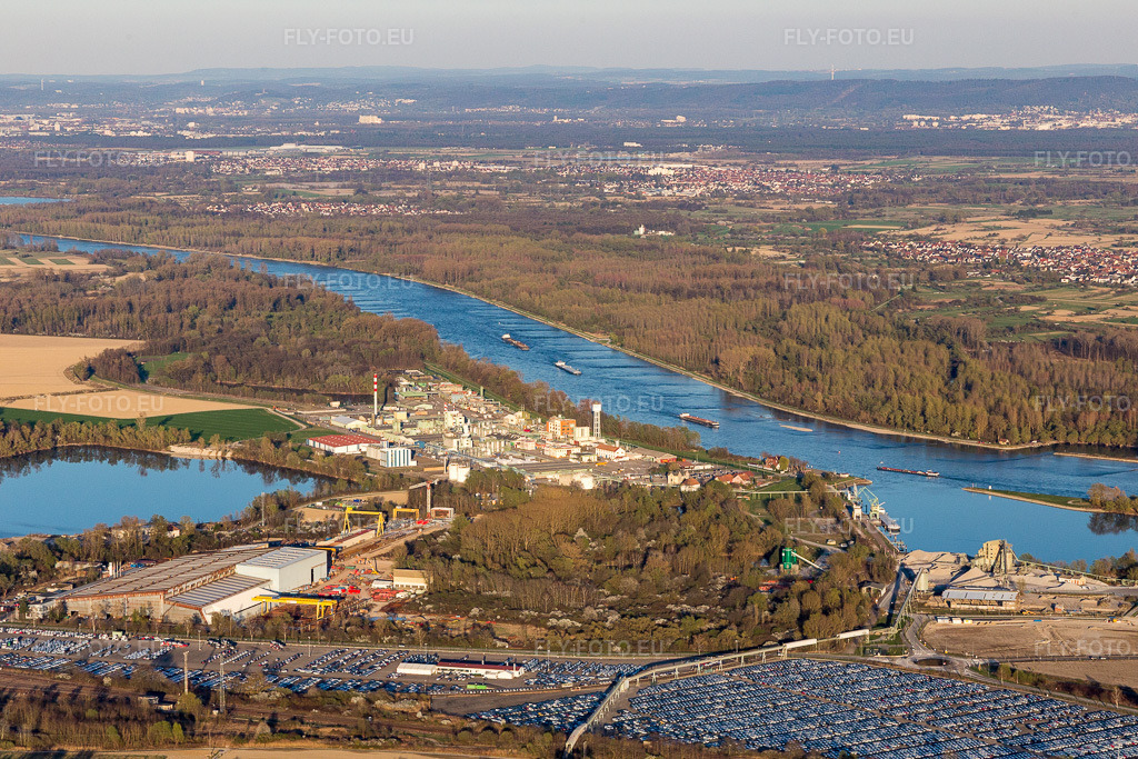 Vue aérienne: Vue de la ville à Lauterbourg dans le département Bas Rhin, France.Photo: IMG_097865.jpg prise le 27/03/2017 par Werner Riehm/FLY-FOTO.euRésolution de l'original: 5472 x 3648 px