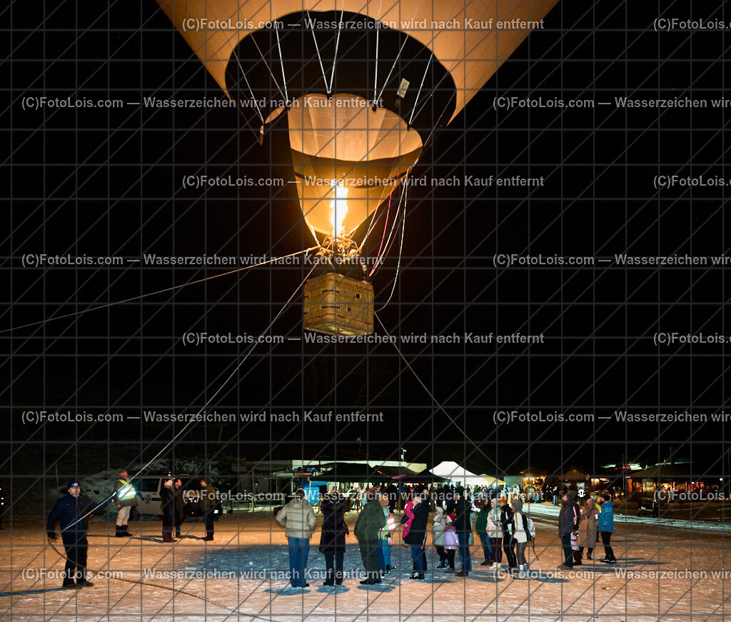 ALP5371_Nacht der Ballone_Ballonclub Oetscherland | NACHT DER BALLONE in Lackenhof am Ötscher, Sa 28. Dezember 2024.Mit einer Schauübung der Bergrettung Lackenhof, dem Ballonclub Ötscherland und den Gaminger Ötscherteufeln unter Zusammenarbeit mit der FF Lackenhof, dem Musikverein, dem Pensionistenverband, dem CampingClub, der Schirmbar und Konditorei Czihak, der Fuchswaldhütte und der Pizzeria Venezia, die für die Verköstigung sorgten, sowie der Ötscherliftgesellschaft, der Gemeinde Gaming und dem Ötscher-Tourismusverband.