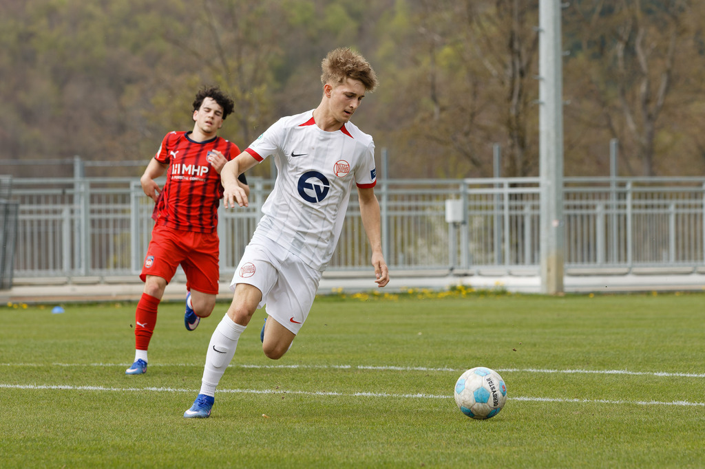 FCHOFK_260418_6-11 | 1.FC Heidenheim 1846 vs. Offenbacher Kickers, Fußball, U17, B-Junioren, NWL, U17-DFB-Nachwusliga, 2025/2026, 10. Spieltag, 18.04.2026 in Heidenheim, Walter-Birkhold-Jugendstadion (Foto: Michael Bulling) - Realisiert mit Pictrs.com
