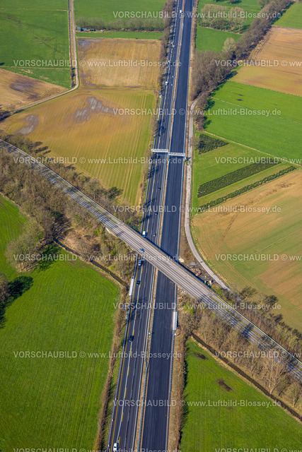 Hamminkeln240311471 | Luftbild, Brücke Brüner Straße über die Autobahn A3 mit Asphaltarbeiten, Ringenberg, Hamminkeln, Nordrhein-Westfalen, Deutschland