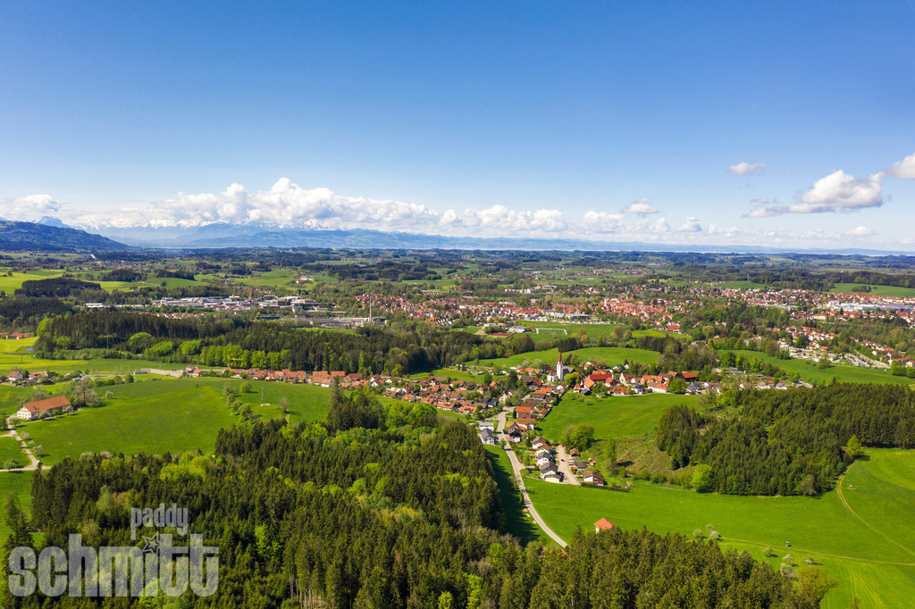 PS-Wangen-20256-03 | Entdecke die größte Bildgalerie der Region mit Fotografien aus dem Allgäu, der Bodenseeregion, Oberschwaben, dem Donautal und der Schwäbischen Alb. Landschaften, Luftaufnahmen und Reisefotografie als Wandbild und Fotokunst. - Realisiert mit Pictrs.com