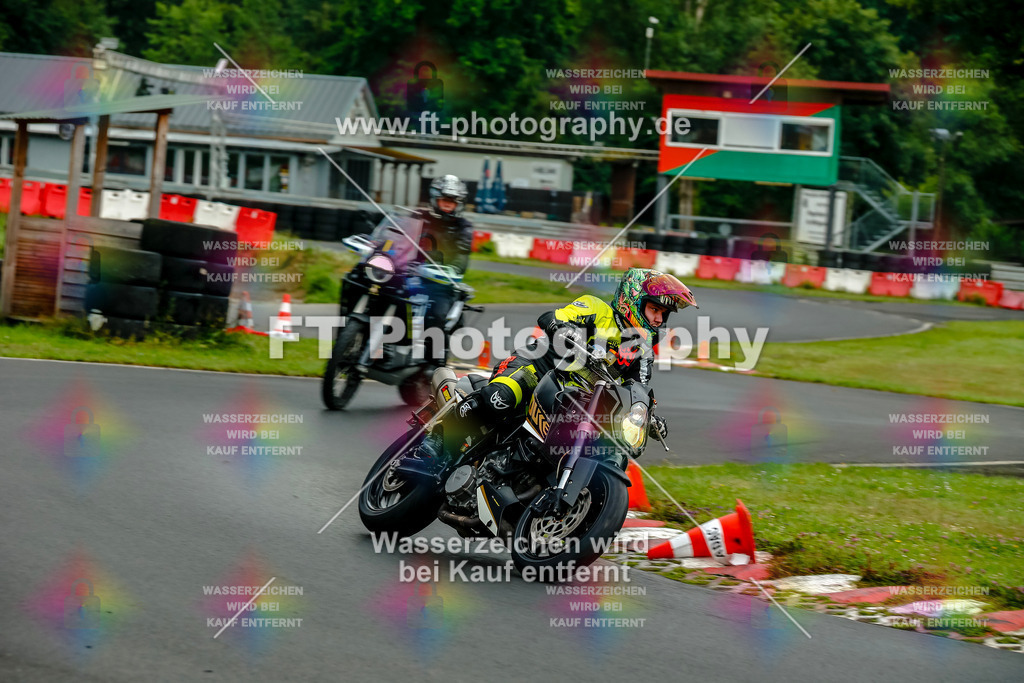 VBK-3584 | Hier findet Ihr Bilder von Touristenfahrten auf der Nürburgring Nordschleife oder von anderen Veranstaltungen die ich besucht habe. Viel Spass beim Durch Schauen 