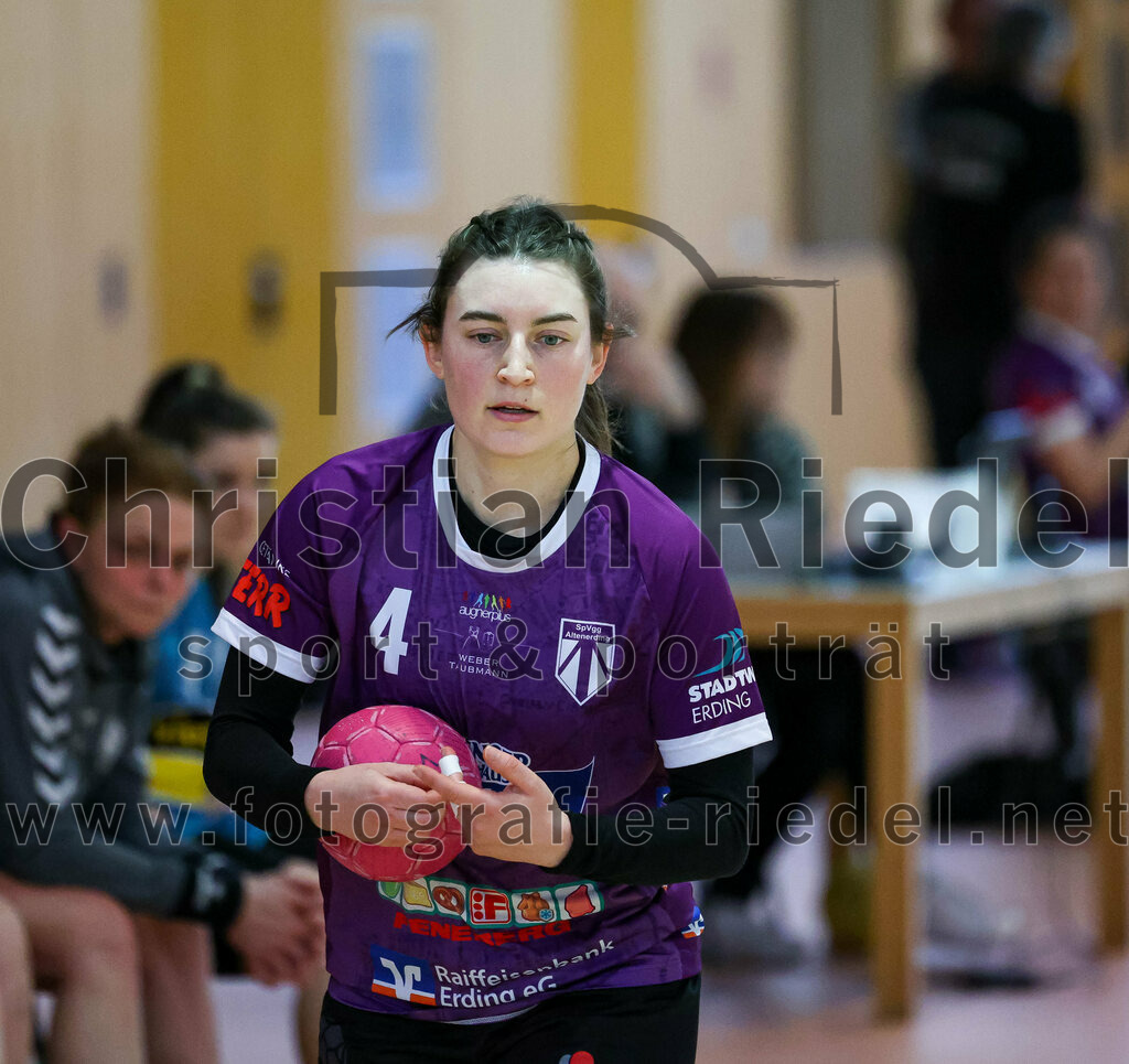 2023-03-11_035_SpVgg_Altenerding_gegen_SSG_Metten_Frauen | Erding, Deutschland, 11.03.2023:
Handball, Bezirksoberliga Frauen Altbayern 2022 / 2023, 13. Spieltag, SpVgg Altenerding gegen SSG Metten, Endergebnis: 32:26

Katharina Künstner (SpVgg Altenerding, #4)

Foto: Christian Riedel / fotografie-riedel.net