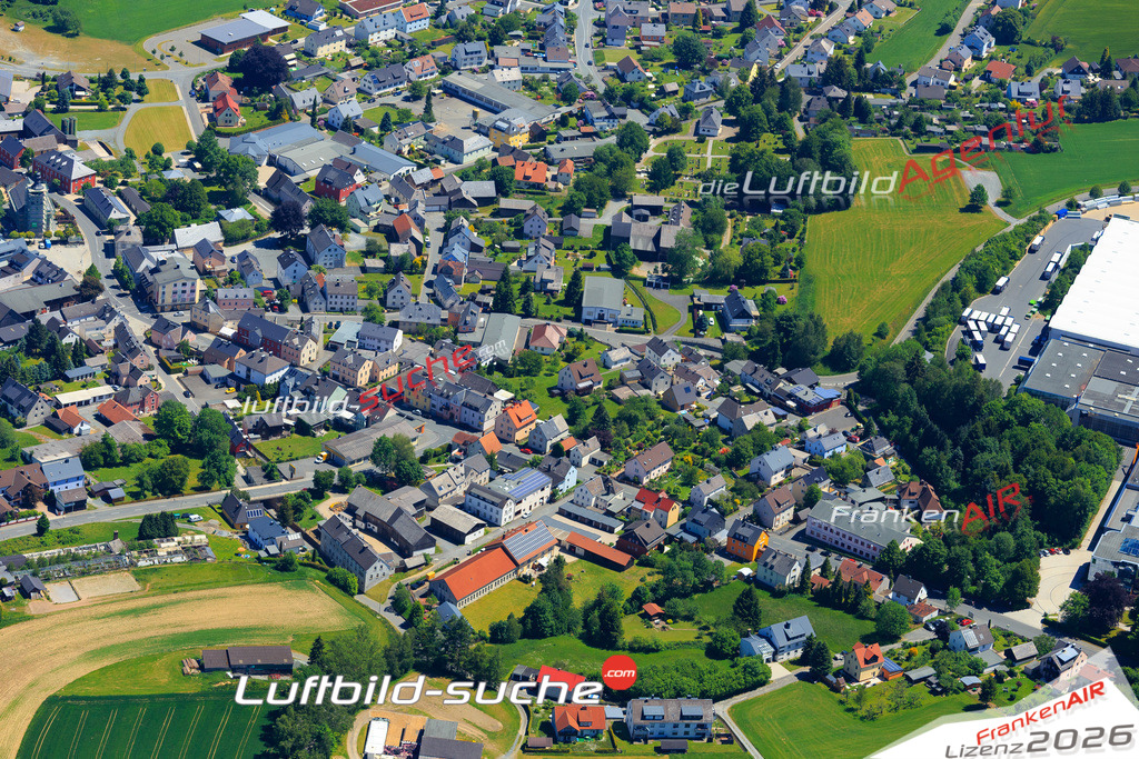 Die Luftaufnahme Steinmuehle - Konradsreuth wurde vom UL-Flugzeug (keine Drohne) aus fotografiert.Hohe Druck- Auflösung-die Geschenkidee!