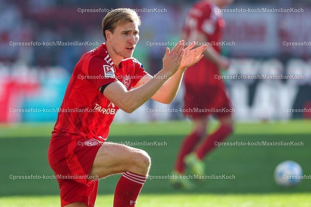 1FC23022501049 | 23.02.2025, Fußball, 1. FC Köln - Fortuna Düsseldorf, 2.. Fußball Bundesliga, 23. Spieltag, RheinEnergie-STADION, Saison 2024 2025: Vincent Vermeij (Fortuna Düsseldorf #9) gestikulierend auf dem SpielfeldDFB regulations prohibit any use of photographs as image sequences and or quasi-video.