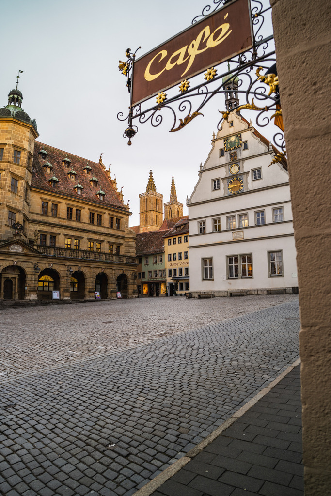 DSC07463 | Rothenburg ob der Tauber. Nur hier gibt es Exklusive und passend zur Jahreszeit Ihr Wandbild, T-Shirt, Tasse und alles was das Rothenburg Herz begehrt. - Realisiert mit Pictrs.com