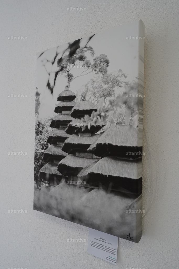 Sixfold Roof - 60 x 40 x 4 cm | Bestellbare Fotokunst von Melanie Stiebich: Analoge Schwarzweißbilder & digitale Farbwelten – als hochwertige Drucke für dein Zuhause. - Realisiert mit Pictrs.com