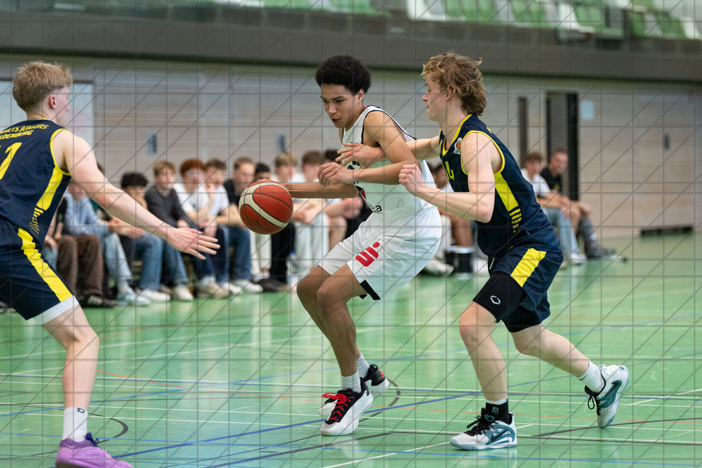 JBBL 24/25 | 04.04.2025 | Charisma Young Bulls vs. Baskets Juniors Oldenburg | 2. Runde PlayOffs Gruppe Nord, 2. Spiel | JBBL 24/25 | 04.04.2025 | Charisma Young Bulls vs. Baskets Juniors Oldenburg | 2. Runde PlayOffs Gruppe Nord, 2. Spiel - - - - - CREDIT, www.bullenfotos.de, Martin König, Hörner Weg 40, D-49078 Osnabrück, +4917663732967, Nutzung und Weitergabe nur zu den vereinbarten Zwecken. Presseanfragen an Urheber. Alle Rechte beim Urheber. - - - - - - Realisiert mit Pictrs.com