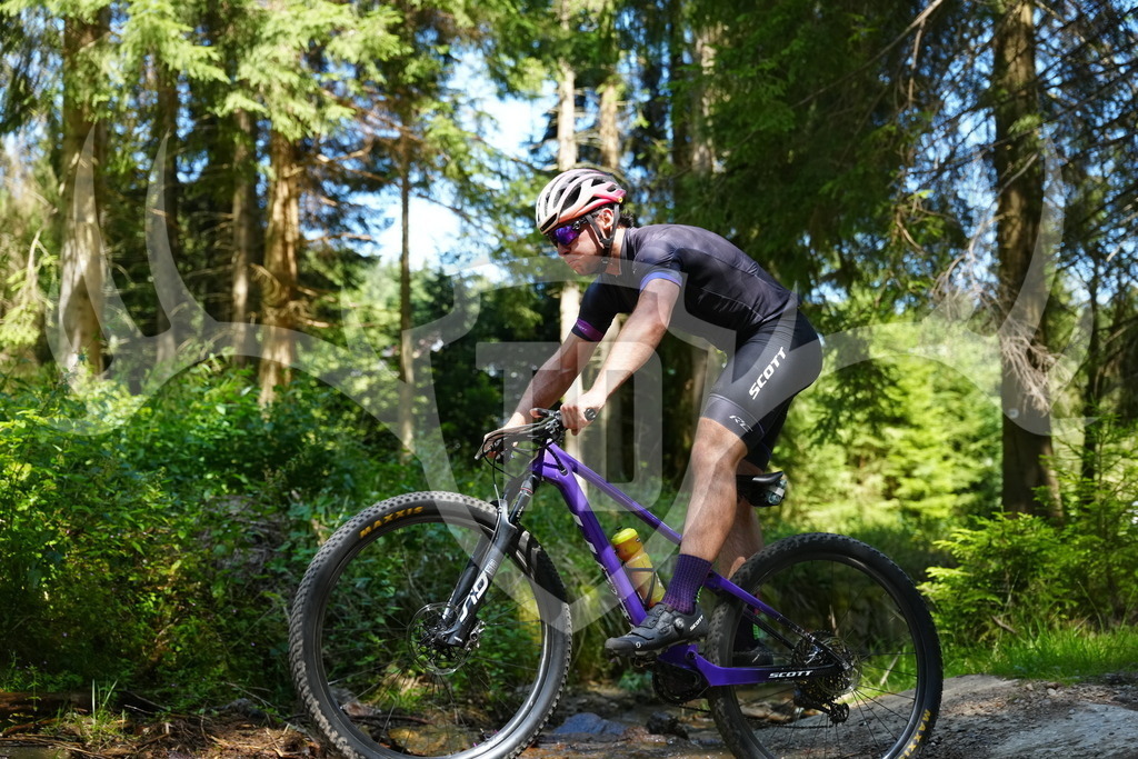FC101662 | Fotogalerie der Treibjagd im Dunkelwald - Dein MTB Etappenrennen im Erzgebirge - Realisiert mit Pictrs.com