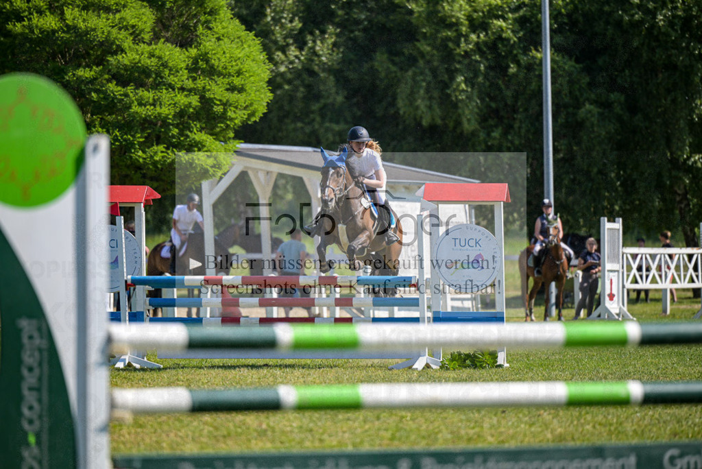 Reitturnier Voxtrup | Entdecke hochwertige Reitturnierfotos von Foto Oger. Professionell, emotional und authentisch – jetzt Lieblingsmomente im Shop bestellen.Deutschlandweite Turnierfotografie. - Realisiert mit Pictrs.com