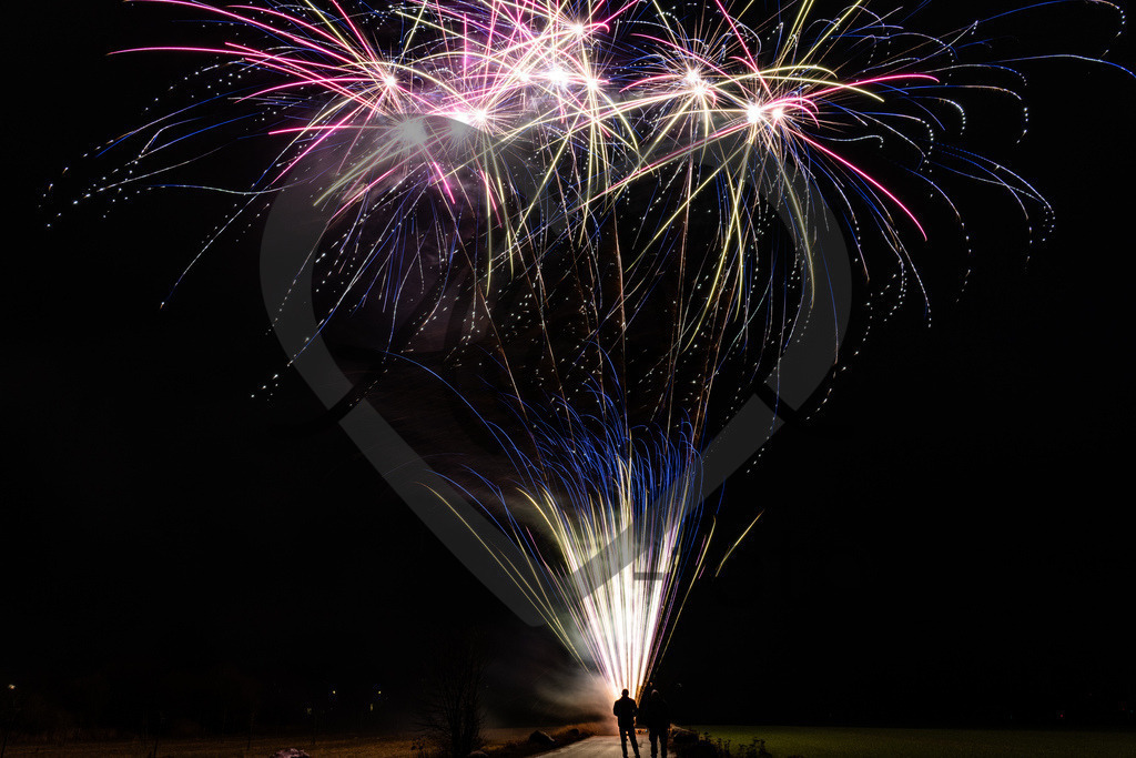 20260101_001812_Silvesterfeuerwerk | aloa-fotografie - Realisiert mit Pictrs.com