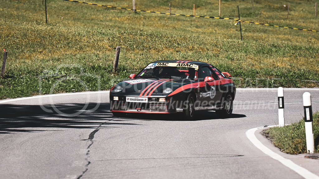 19. Arosa ClassicCar 2023 - 1. September 2023 | 19. Arosa ClassicCar 2023
Arosa, Schweiz
Triverio Gerd aus Dübendorf mit der Startnummer 328 in einem Porsche 928 S Rinspeed, Jahrgang 1985, in der Klasse Alpine Performance.
@arosaclassiccar, @arosa.official, #arosaclassiccar, #arosa, #76curves, #classiccar
Bild: Sportfotografie Markus Aeschimann | www.markus-aeschimann.ch - Realisiert mit Pictrs.com