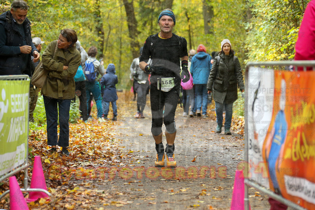 251026_1318_EX1_3136 | Sportfotografie im Rhein-Sieg Kreis, Köln, Bonn, NRW, Rheinland Pfalz, Hessen, etc. Unser Tätigkeitsfeld umfasst den Laufsport vom Volkslauf über den Marathon, Duathlon, Triathon bis zum Ultralauf wie Kölnpfad Ultra oder Schindertrail.