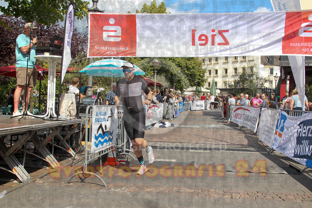 250824_1454_EV4_2339 | Sportfotografie im Rhein-Sieg Kreis, Köln, Bonn, NRW, Rheinland Pfalz, Hessen, etc. Unser Tätigkeitsfeld umfasst den Laufsport vom Volkslauf über den Marathon, Duathlon, Triathon bis zum Ultralauf wie Kölnpfad Ultra oder Schindertrail.
