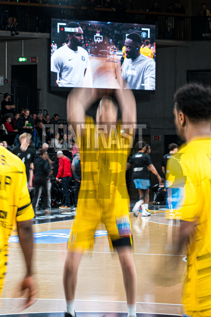Basketball I Herren I Bundesliga I Saison 2025/2026 I 8. Spieltag I Veolia Towers Hamburg - MHP Riesen Ludwigsburg | CONTRAST ZERØ MEDIA - Realisiert mit Pictrs.com