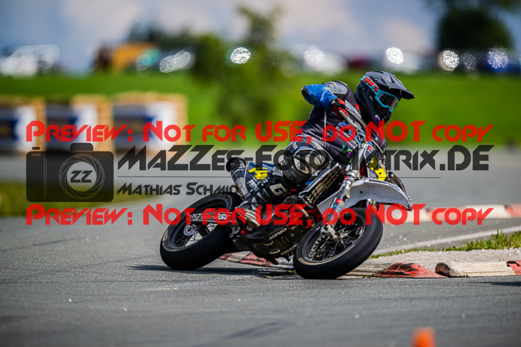 MaZZes_FotoMatrix_220904_9652 | UE40