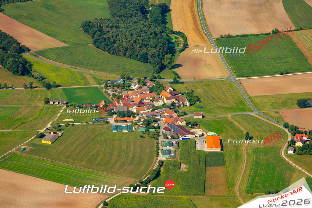 Das Luftbild zeigt : Ebersbach Wilhelmsdorf - Die Luftaufnahme wurde 2024 vom UL-Flugzeug aus erstellt ( keine Drohne ) - Hochauflösende Luftaufnahme - Für grossformatige Ausdrucke geeignet. Die Geschenkidee !Mit Lizenz und Bildrechte bestellbar