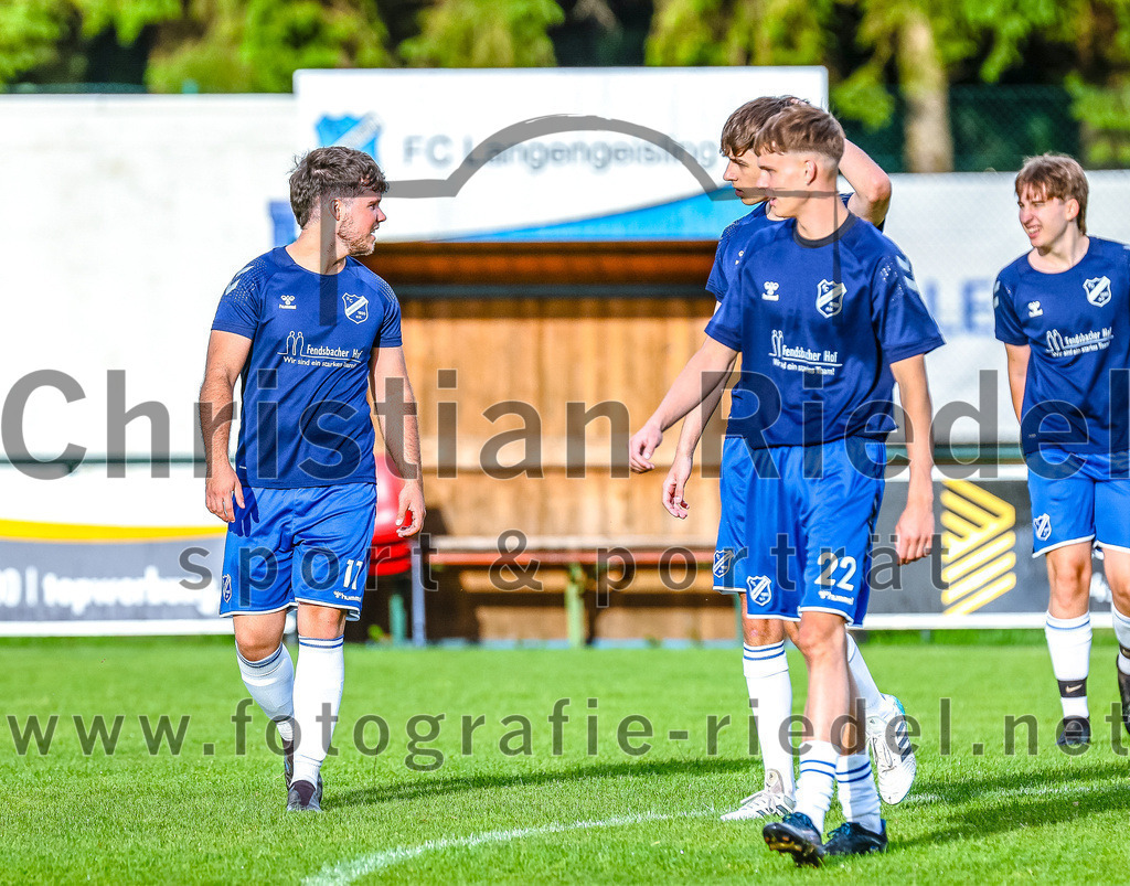 2023-07-25_013_FC_Langengeisling_III_gegen_SV_Riedmoos_III | Erding, Deutschland, 25.07.2023:
Fußball, C-Klasse 2023 / 2024, Testspiel, FC Langengeisling III gegen SV Riedmoos e.V. 1959 III, Endergebnis: 3:5

Foto: Christian Riedel / fotografie-riedel.net
