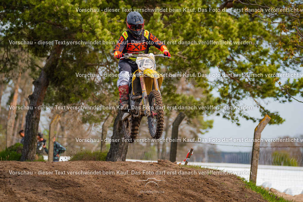 04_13_Bensdorf_MX1-1798 | Sportfotografin aus Berlin-Brandenburg mit Fokus auf Motocross. Ich halte deine sportliche Leistung und echte Emotionen auf und neben der Strecke professionell fest. Entdecke die Fotos von deinem Rennen und bestelle sie direkt hier im Shop.