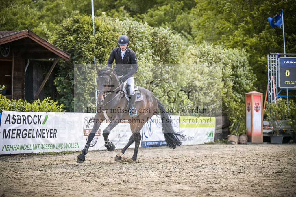 DOS_5171 | Entdecke hochwertige Reitturnierfotos von Foto Oger. Professionell, emotional und authentisch – jetzt Lieblingsmomente im Shop bestellen.Deutschlandweite Turnierfotografie. - Realisiert mit Pictrs.com
