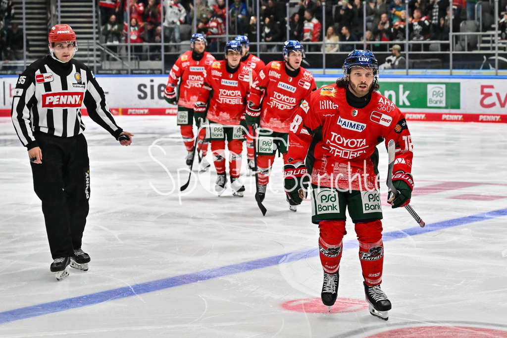 Augsburger Panther - Kölner Haie | Jubel der Panther nach dem Treffer zum 1-1 durch Anthony LOUIS (Augsburger Panther #18) / Tor / Torschuetze / Freude / Happy / DEL: Augsburger Panther - Kölner Haie; Curt Frenzel Stadion am 26.09.2025