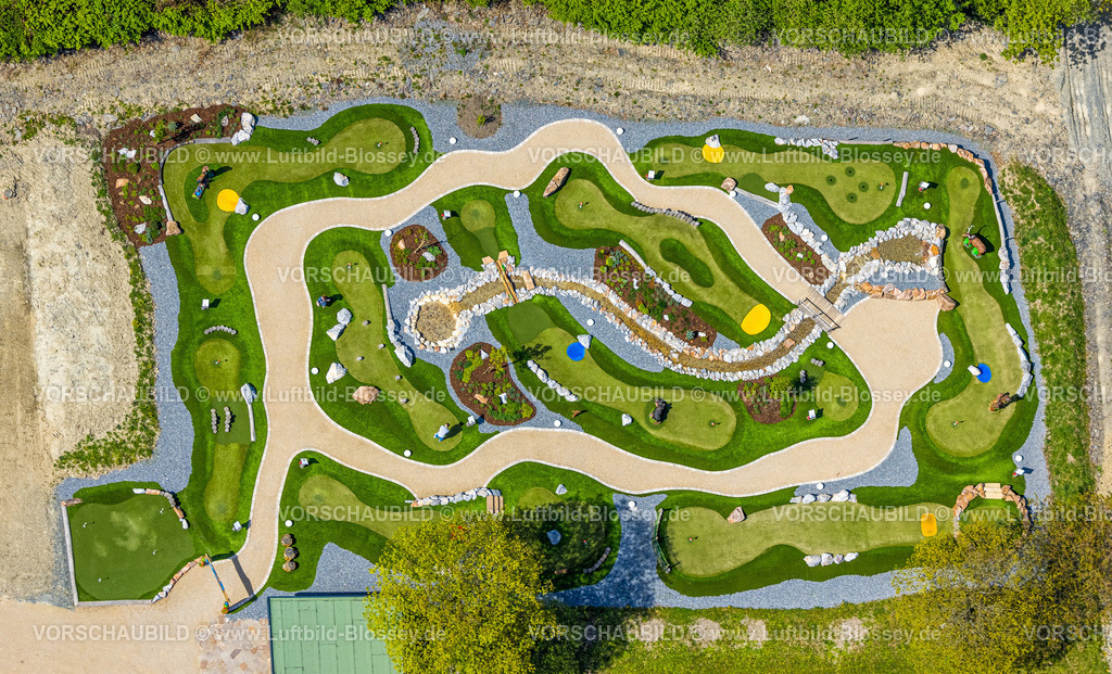Schmallenberg240505747 | Luftbild, Hotel Deimann neue Parkanlage mit Adventure-Golf, Minigolfanlage, Winkhausen, Schmallenberg, Sauerland, Nordrhein-Westfalen, Deutschland