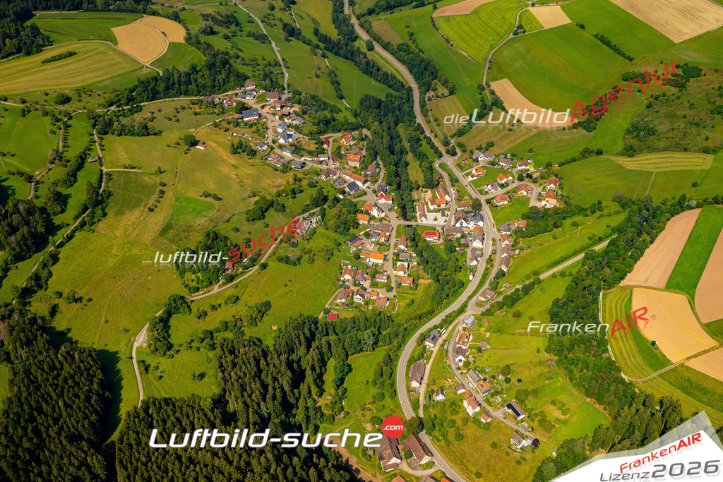 Das Luftbild zeigt : Neuneck Glatten - Die Luftaufnahme wurde 2024 vom UL-Flugzeug aus erstellt ( keine Drohne ) - Hochauflösende Luftaufnahme - Für grossformatige Ausdrucke geeignet. Die Geschenkidee !Mit Lizenz und Bildrechte bestellbar