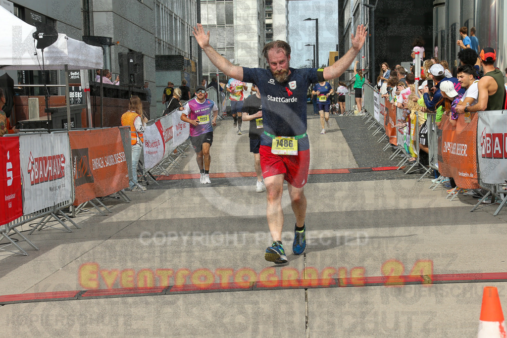 250920_1328_EX1_4796 | Sportfotografie im Rhein-Sieg Kreis, Köln, Bonn, NRW, Rheinland Pfalz, Hessen, etc. Unser Tätigkeitsfeld umfasst den Laufsport vom Volkslauf über den Marathon, Duathlon, Triathon bis zum Ultralauf wie Kölnpfad Ultra oder Schindertrail.